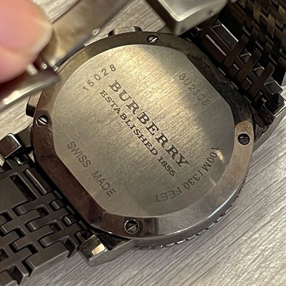 Men’s Luxury Burberry Watch - Picture 4 of 4